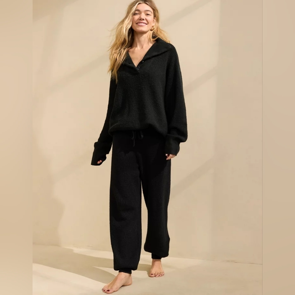 Aerie Cozyup Waffle Button Sweater (M) & Jogger (L short) Set Black